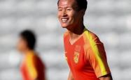 足球盛事持续发酵，球员奋勇拼搏的简单介绍