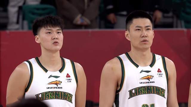 阿森纳决赛大胜利雅得新月，赵继伟砍下18记关键球，全场沸腾的简单介绍